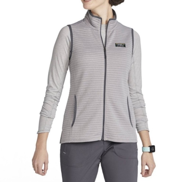 ⭐️Host Pick⭐️ L.L. Bean Women's Airlight Knit Vest - Picture 2 of 10